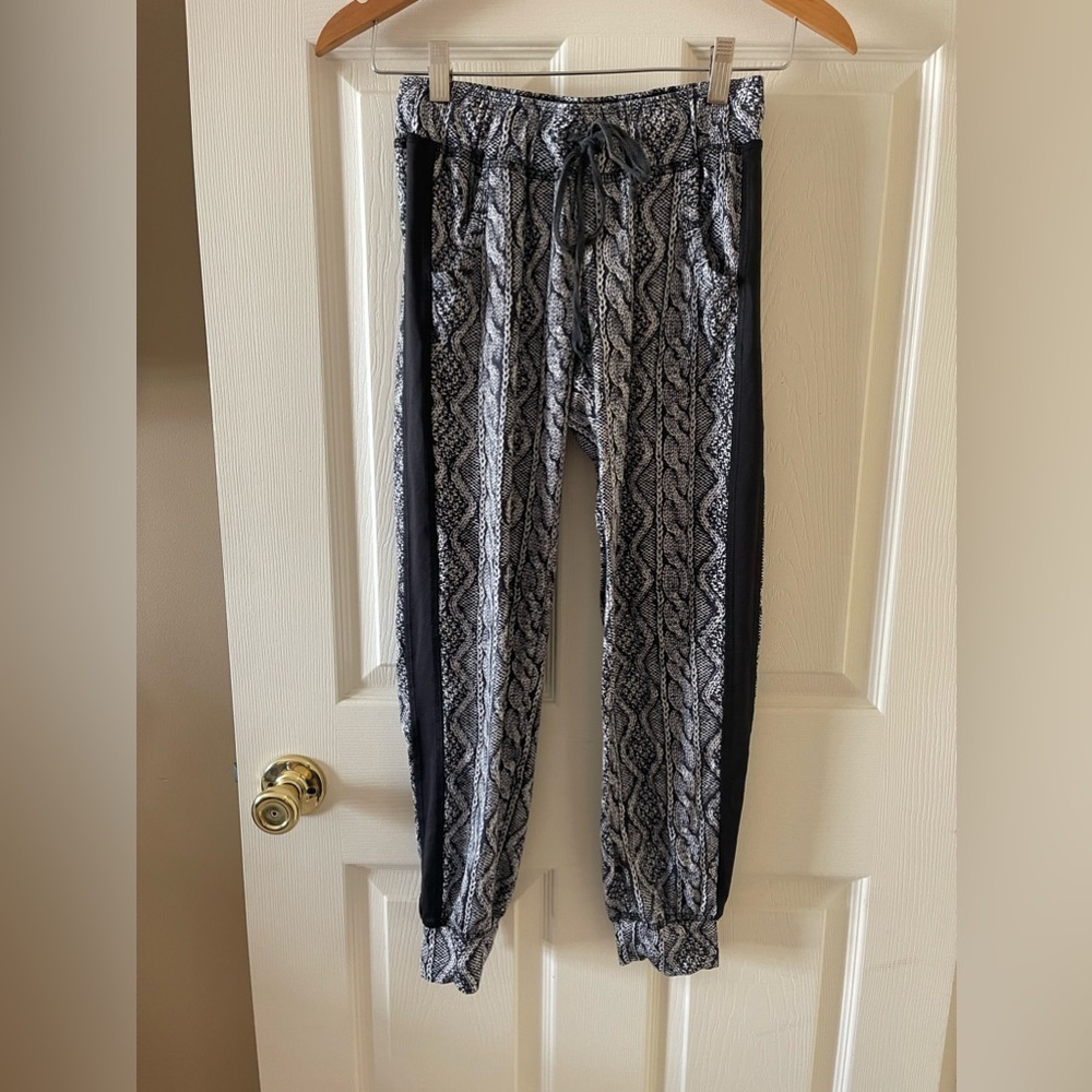 PRISMSPORT joggers • Women’s XS